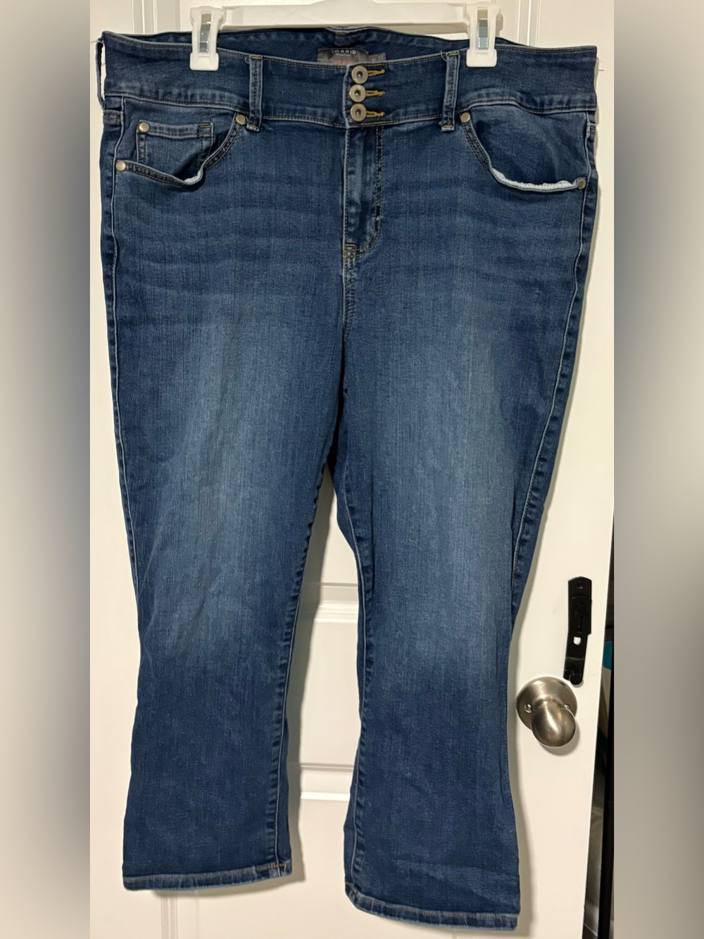torrid Dark Wash Bootcut Cropped Jeggingd